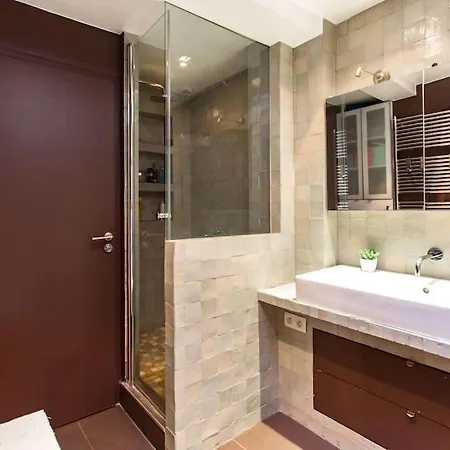 Marais District - Superb 3 Bedroom Flatent Paris