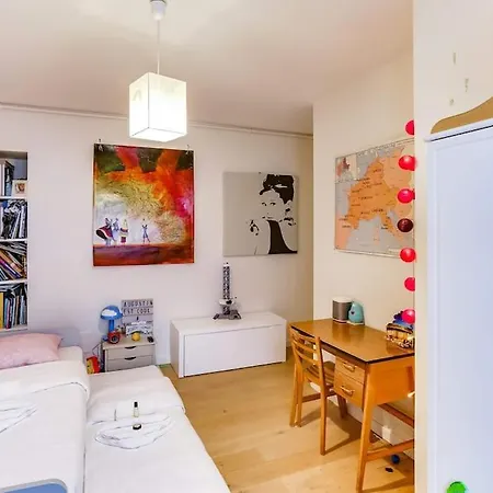 Marais District - Superb 3 Bedroom Flatent Apartment *