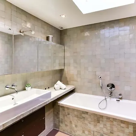 Apartment Marais District - Superb 3 Bedroom Flatent