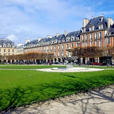 Marais District - Superb 3 Bedroom Flatent