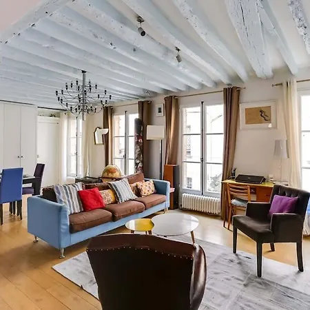 Marais District - Superb 3 Bedroom Flatent *